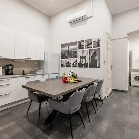 Prime Time Vaci Apartment *